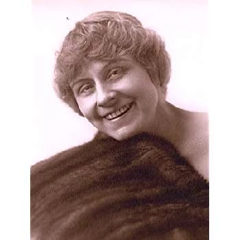 Phyllis Lee - Age, Bio, Birthdate, Family, Networth & More