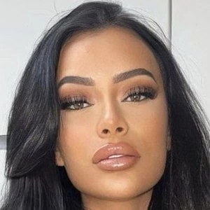 Yasmine Pierards - Birthdate, Age, Family, Bio, Networth & More