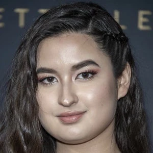 Stephanie Poetri Biography