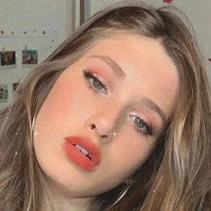 Lola Poggio - Networth, Biography, Birthdate, Family & More