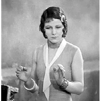 Pola Illéry - Age, Wiki, Birthdate, Bio, Networth, Family & More