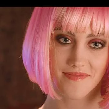 Polina Aug - Age, Height, Birthdate, Family, Wiki & More