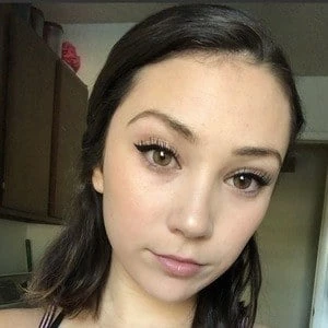 Lexi Poll - Adderess, Bio, Birthdate, Family, Wiki & More