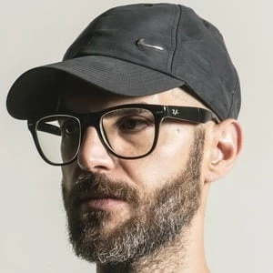 Emiliano Ponzi - Birthplace, Bio, Wiki, Birthday, Family, Networth & More