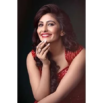 Poonam Shende - Age, Bio, Birthdate, Family, Networth & More