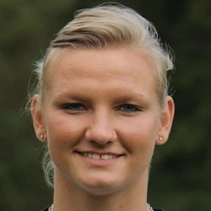 Alexandra Popp Biography