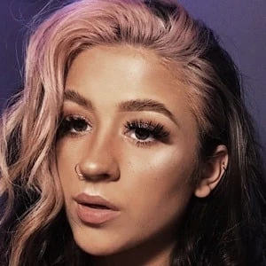 Poppy Mead Biography