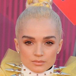 Poppy Biography