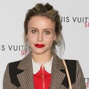 Billie JD Porter Biography