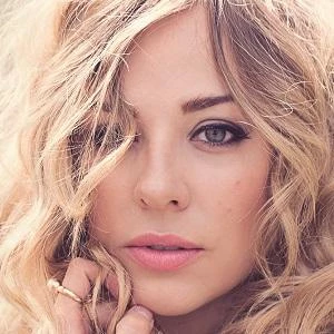 Mackenzie Porter - Height, Bio, Wiki, Family, Birthplace, Networth & More