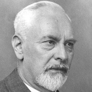 Ludwig Prandtl - Family, Bio, Birthday, Family, Income & More