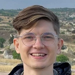 Niki Proshin Biography