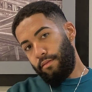 Marco Quadros Biography