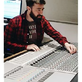 R.J. Mills - Age, Bio, Birthdate, Family, Networth & More