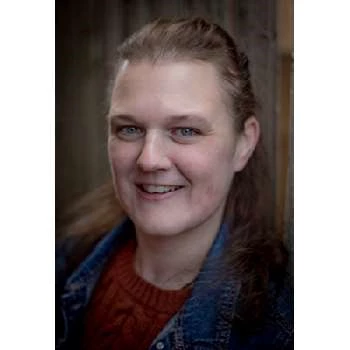 Rae Michaelson Biography