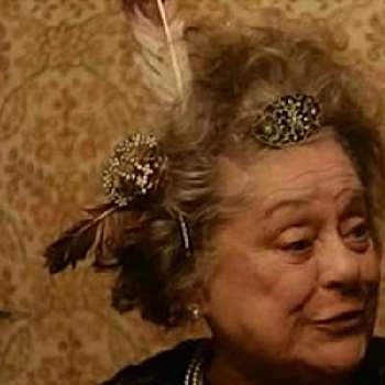 Rafaela Aparicio - Adderess, Bio, Birthdate, Family, Wiki & More