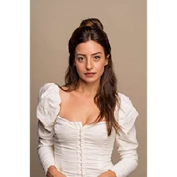 Raina Semivan - Age, Bio, Birthdate, Family, Networth & More