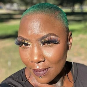 Shirley Raines Biography