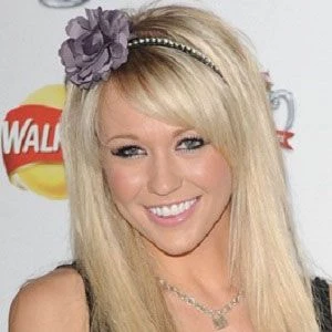Sophie Reade - Age, Wiki, Birthdate, Bio, Networth, Family & More