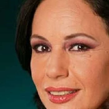 Rebeca Manríquez Biography