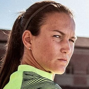 Aline Reis - Family, Bio, Birthdate,Age, Networth , Wiki& More