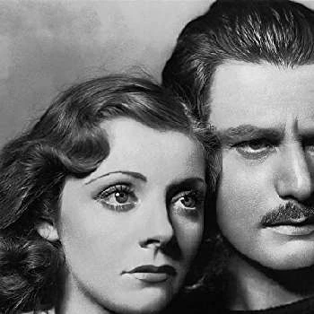 Rene Ray - Age, Bio, Birthdate, Family, Networth & More