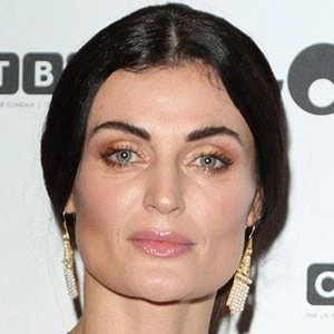 Lyne Renee Biography