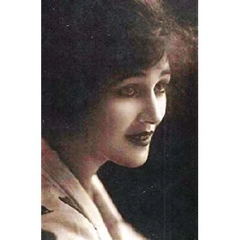 Renée Pelar - Age, Bio, Birthdate, Family, Networth & More