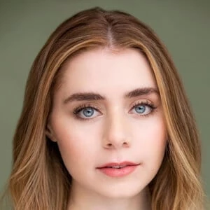 Rachel Resheff Biography