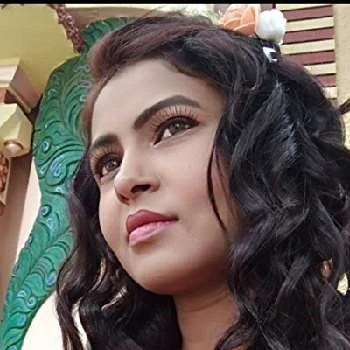 Reshma Khan - Age, Bio, Birthdate, Family, Networth & More