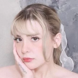 Raiza Revelles - Wiki, Family, Bio, Birthdate, Networth & More