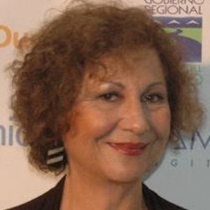 Teresita Reyes - Family, Bio, Birthday, Family, Income & More