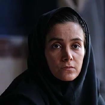 Reyhaneh Nabiyan - Age, Bio, Birthdate, Family, Networth & More