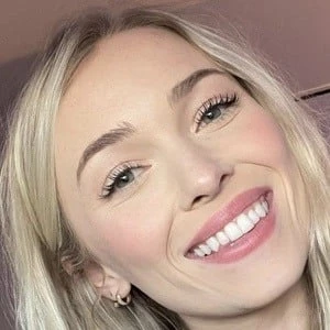Autumn Rhodes Biography