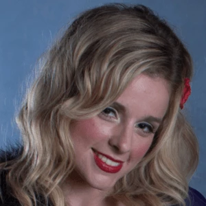 Erica Rhodes - Age, Height, Birthdate, Bio, Family, Networth & More