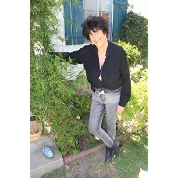 Rhonda Bloom - Age, Bio, Birthdate, Family, Networth & More