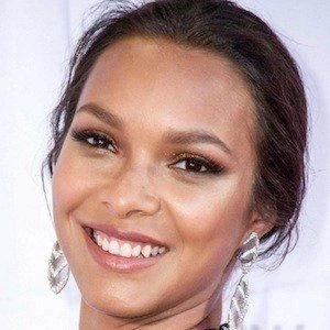 Laís Ribeiro Biography