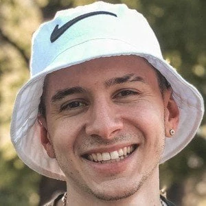 Lean Riccio - Birthdate, Age, Family, Bio, Networth & More