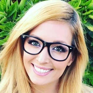 Danna Richards - Age, Bio, Career, Family, Wiki, Networth & More