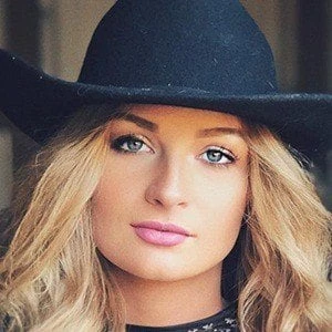 Emily Richey - Age, Height, Birthdate, Family, Wiki & More