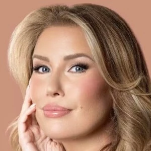 Risa Does Makeup - Biography, Birthday, Family, Wki, Networth & More