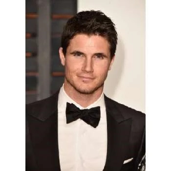 Robbie Amell - Age, Height, Birthdate, Family, Wiki & More