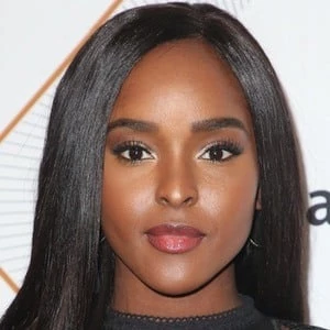 Antoinette Robertson Biography