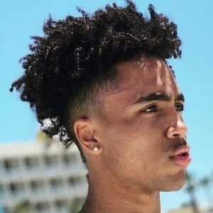 Kamar Robertson Biography