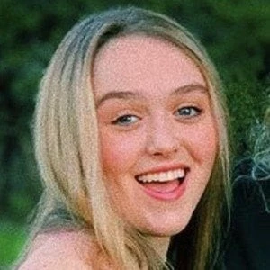 Lily Robertson Biography