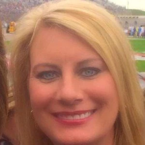 Lisa Robertson - Date Of Birth, Bio, Birthdate, Parents, Networth & More