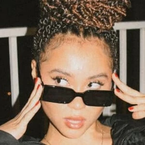 Honey Robinson Biography