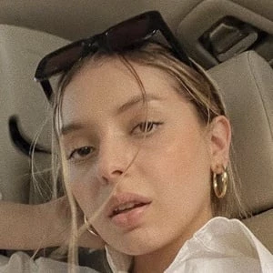 Ximena Robles - Family, Bio, Birthday, Family, Income & More