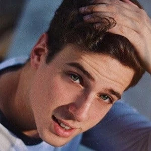 Kiko Rodríguez - Networth, Bio,Birthdate, Family, Wiki & More