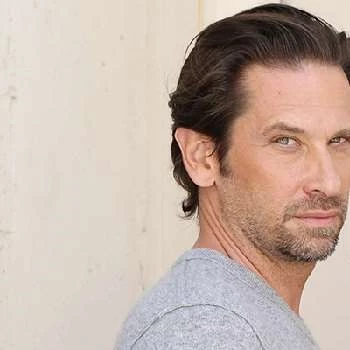 Roger Howarth Biography